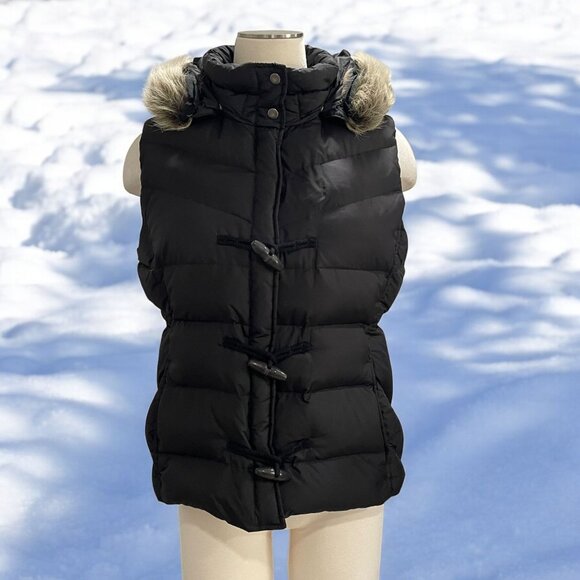 J Crew Black Puffer Vest M Hooded Faux Fur Trim Toggle Closure Winter Preppy Ski - Picture 1 of 11
